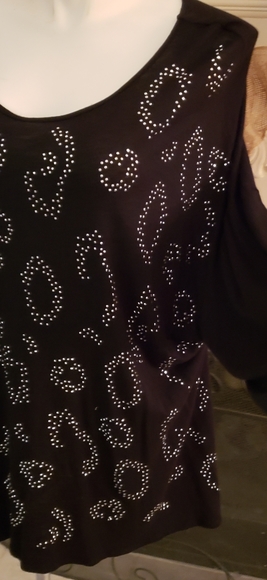 Top - Picture 2 of 3